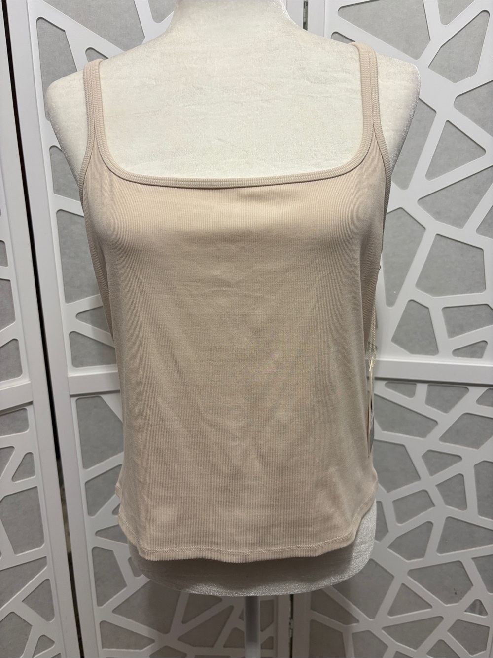 Vuori Pose Cami Tank in Milkweed Size Large